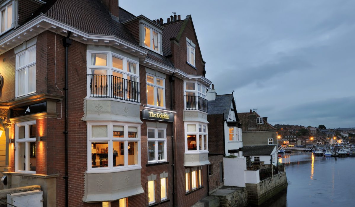 dolphin hotel whitby front